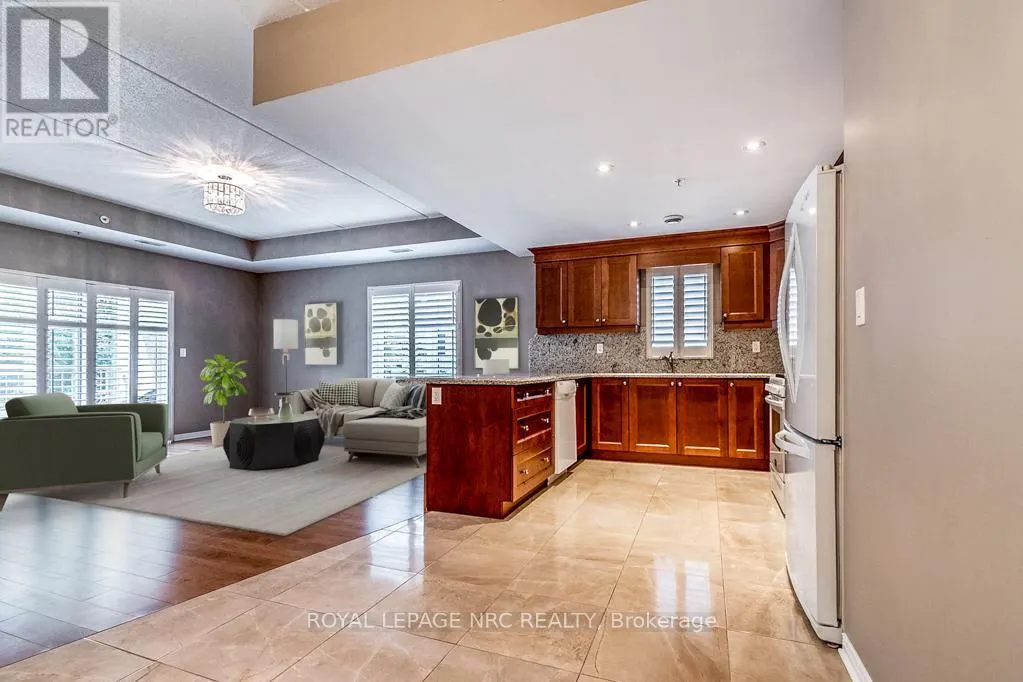 203 - 16 SULLIVAN AVENUE, #203