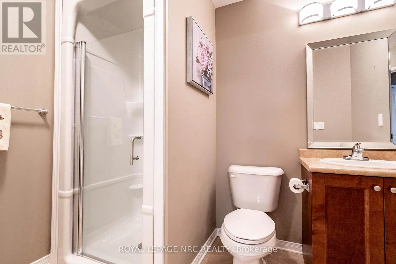 203 - 16 SULLIVAN AVENUE, #203