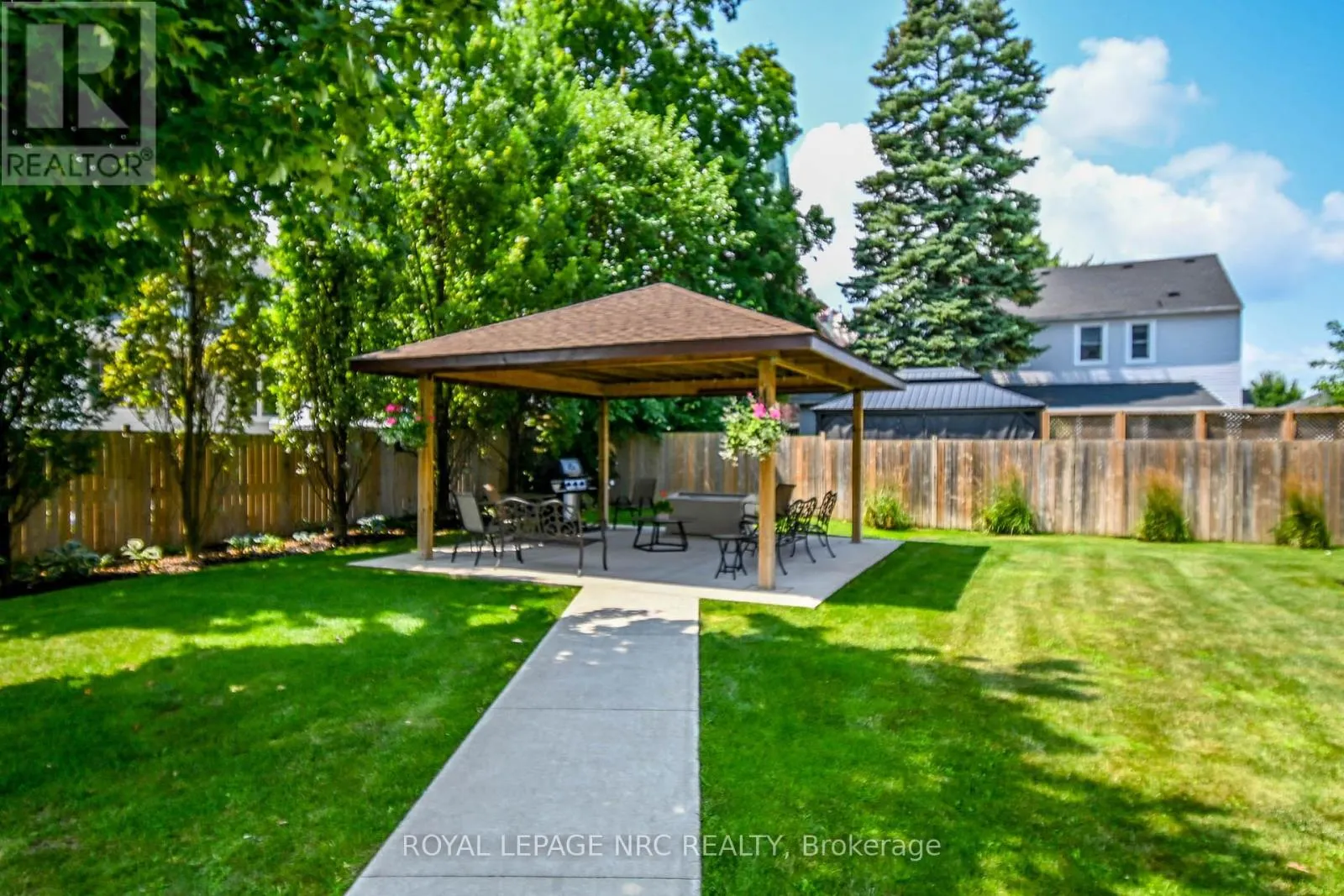 203 - 16 SULLIVAN AVENUE, #203