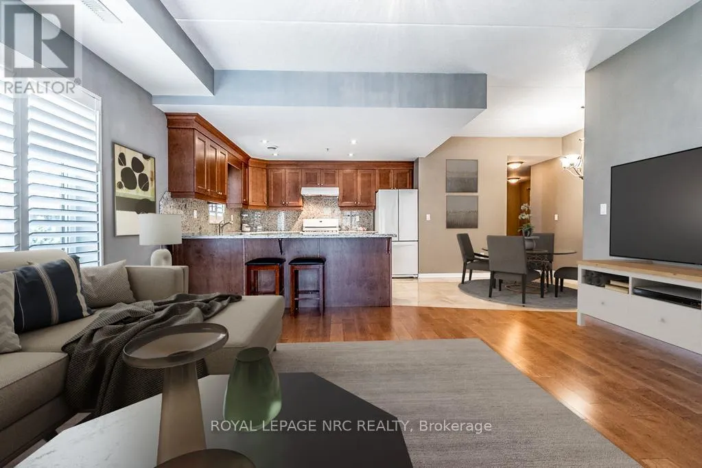 203 - 16 SULLIVAN AVENUE, #203