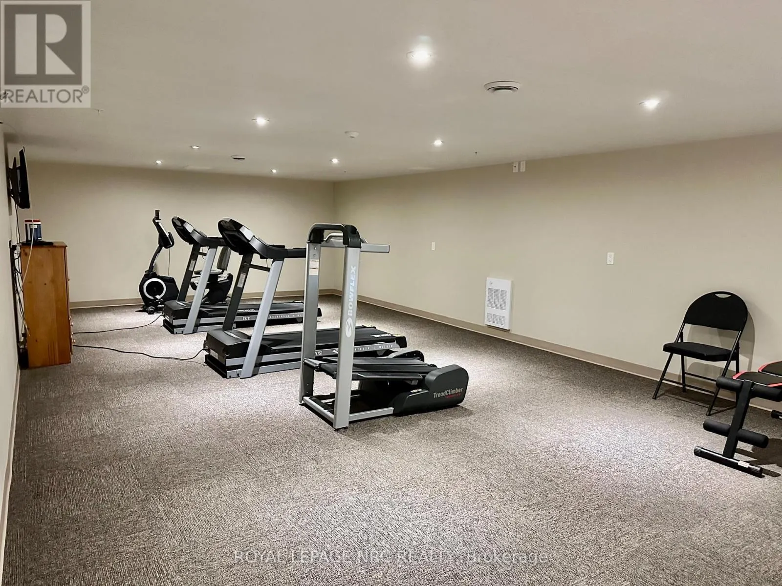 203 - 16 SULLIVAN AVENUE, #203