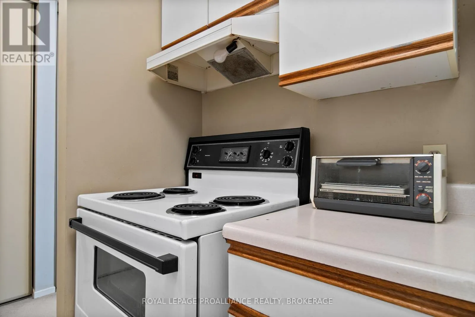 405 - 550 TALBOT PLACE, #405