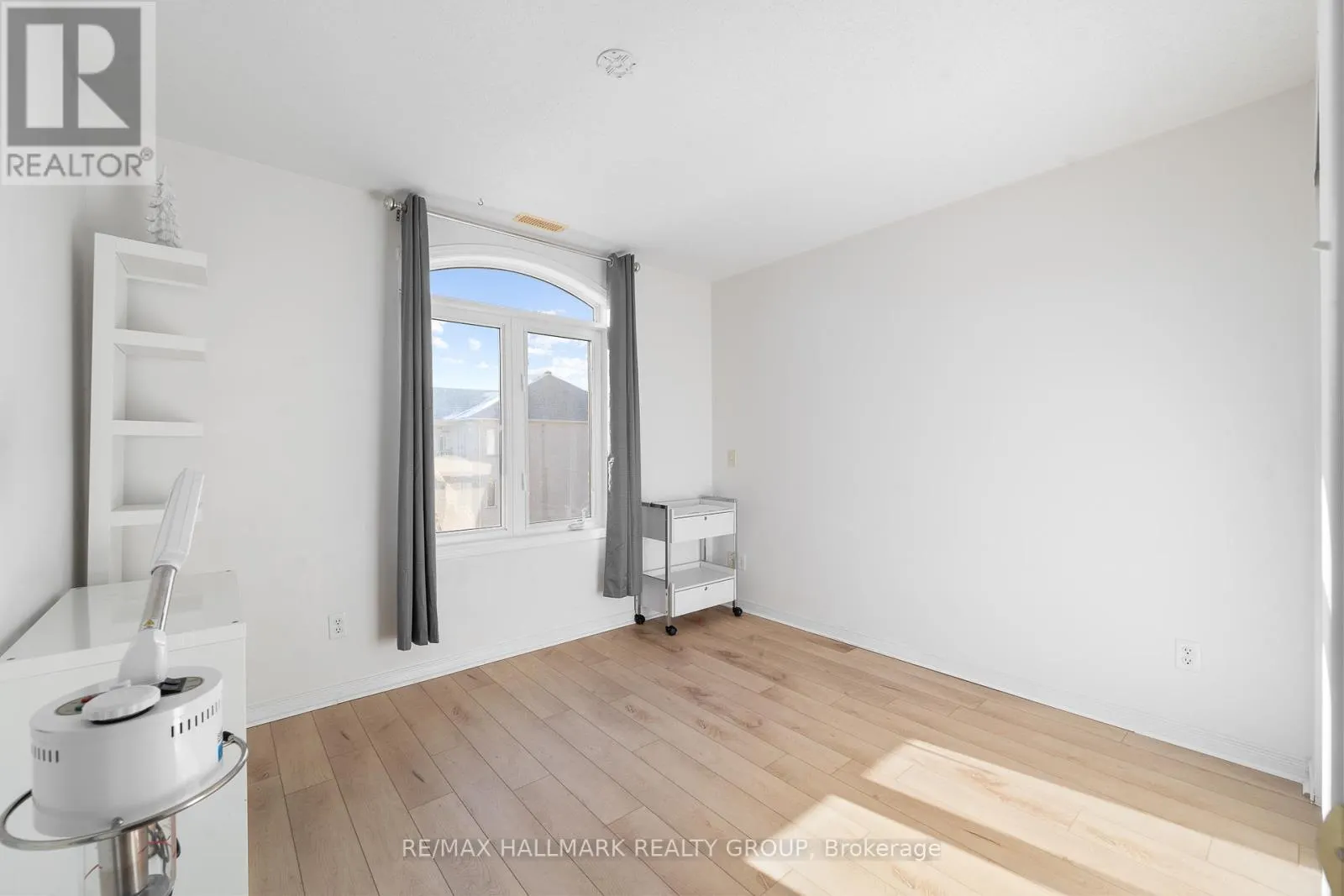 7 - 70 BRIARGATE PRIVATE