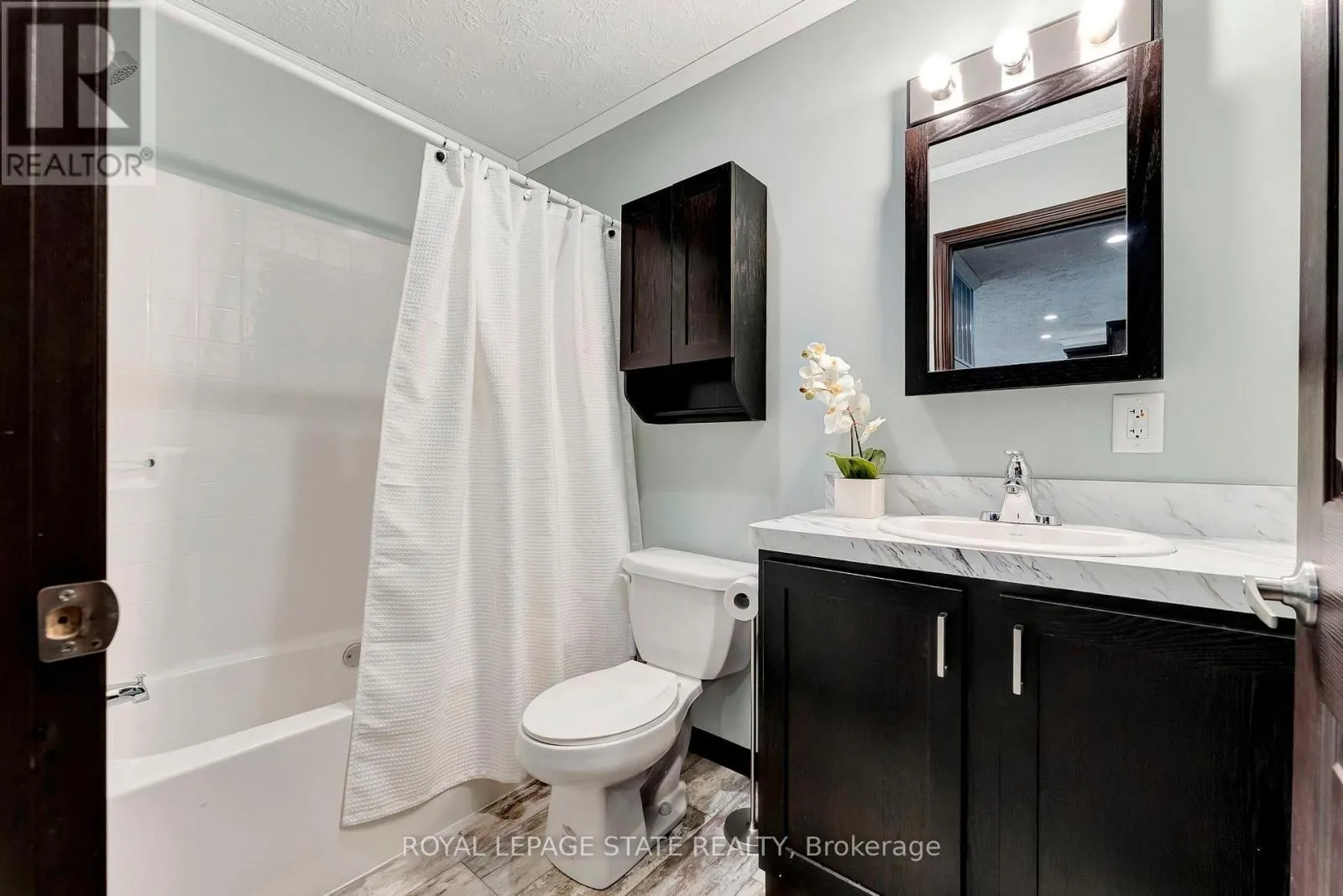 4881 MAPLEVIEW CRESCENT
