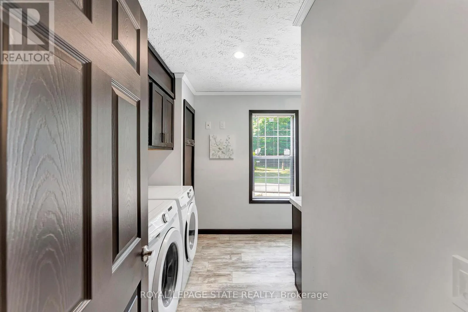 4881 MAPLEVIEW CRESCENT