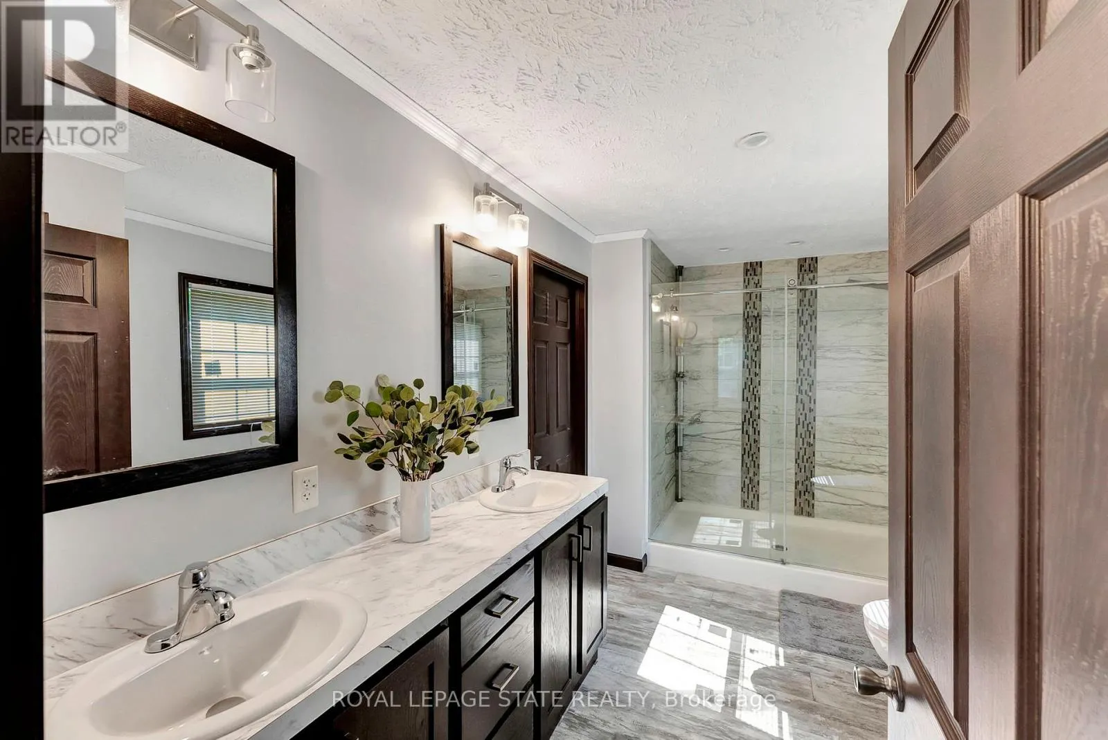 4881 MAPLEVIEW CRESCENT