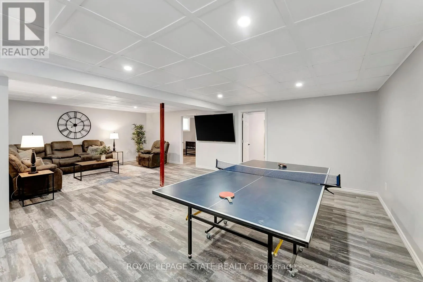 4881 MAPLEVIEW CRESCENT