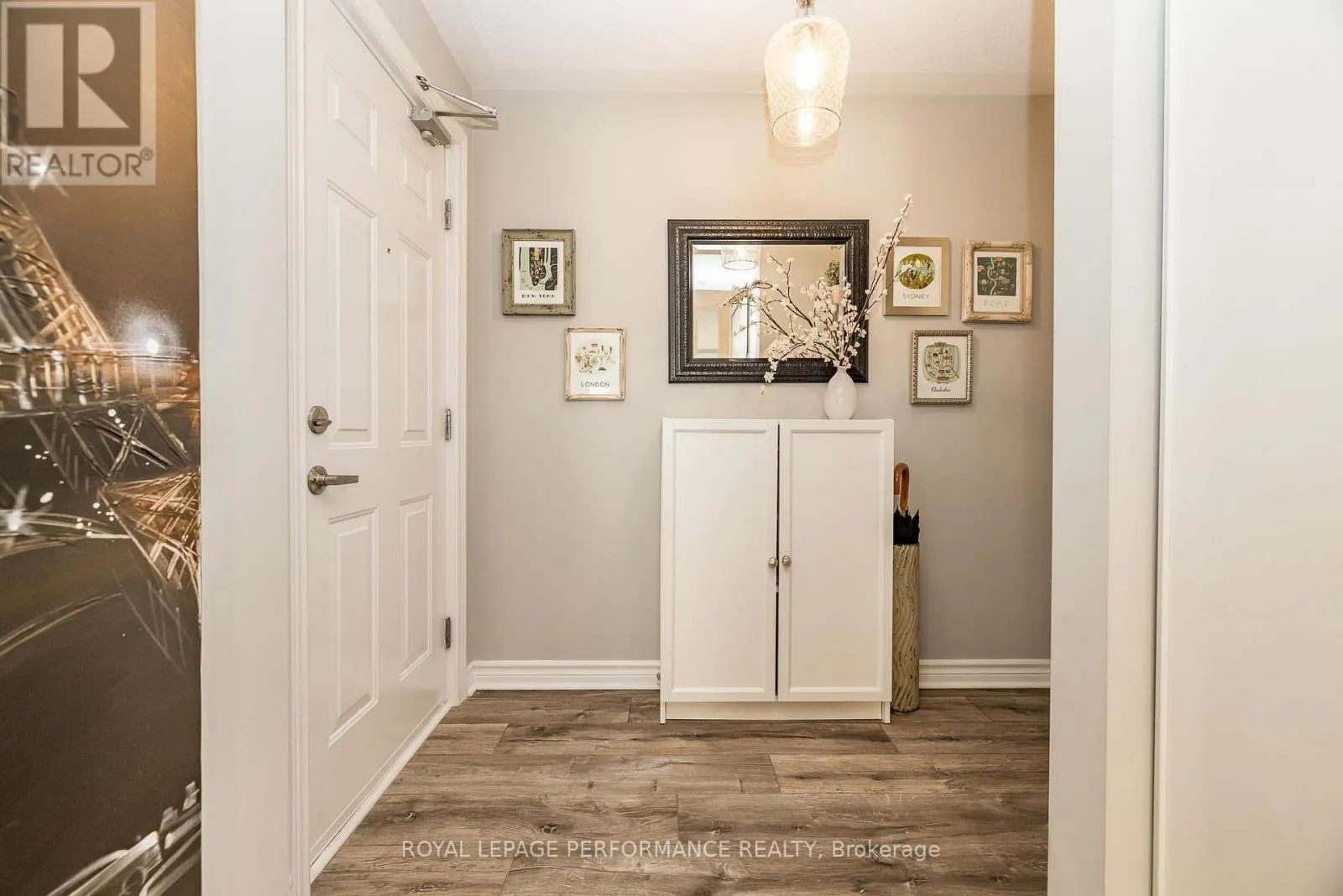 6 - 46 BARNSTONE DRIVE