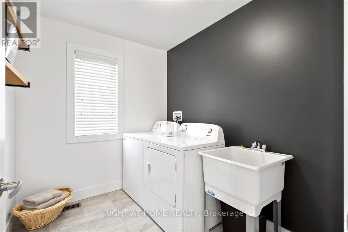 206 YELLOW BIRCH CRESCENT