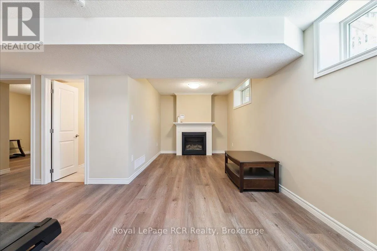 1302 14TH AVENUE E