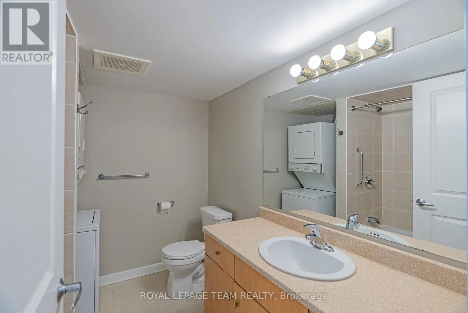 804 - 138 SOMERSET STREET W