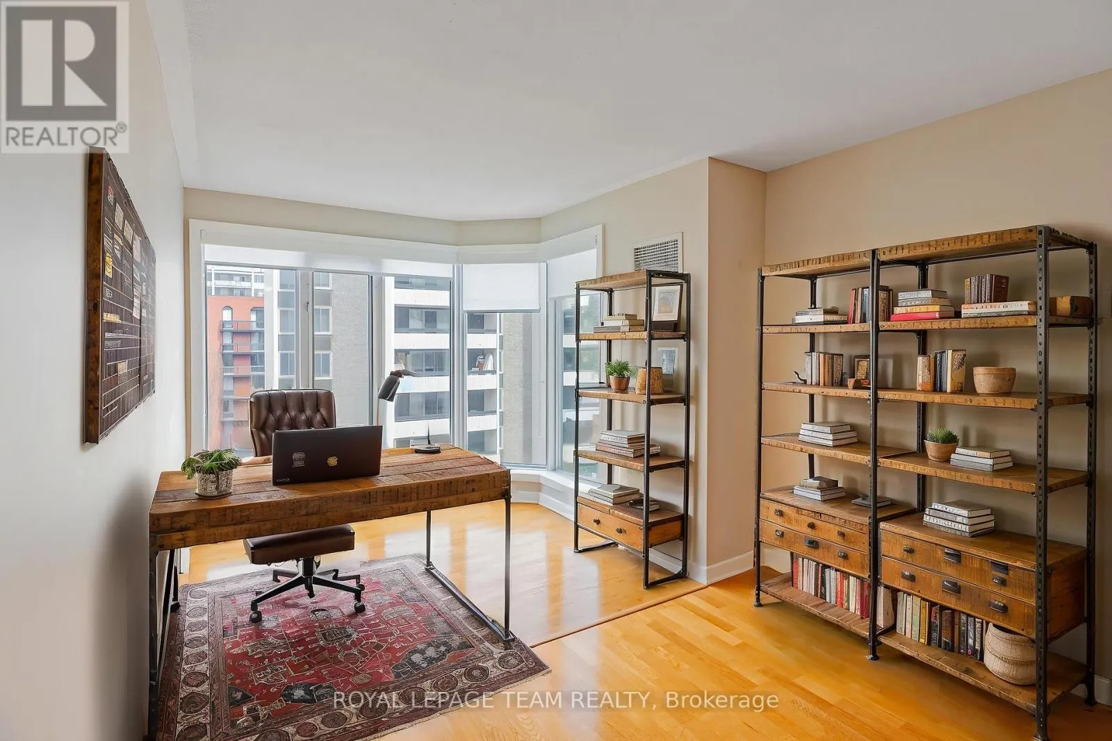 804 - 138 SOMERSET STREET W
