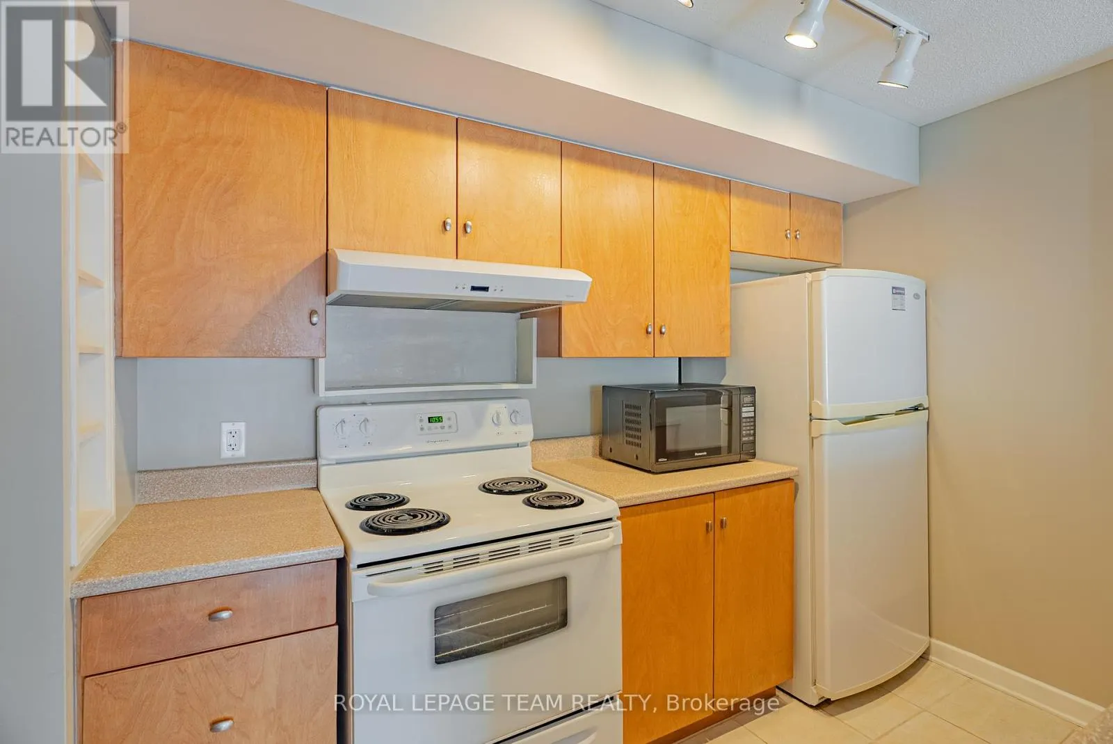 804 - 138 SOMERSET STREET W
