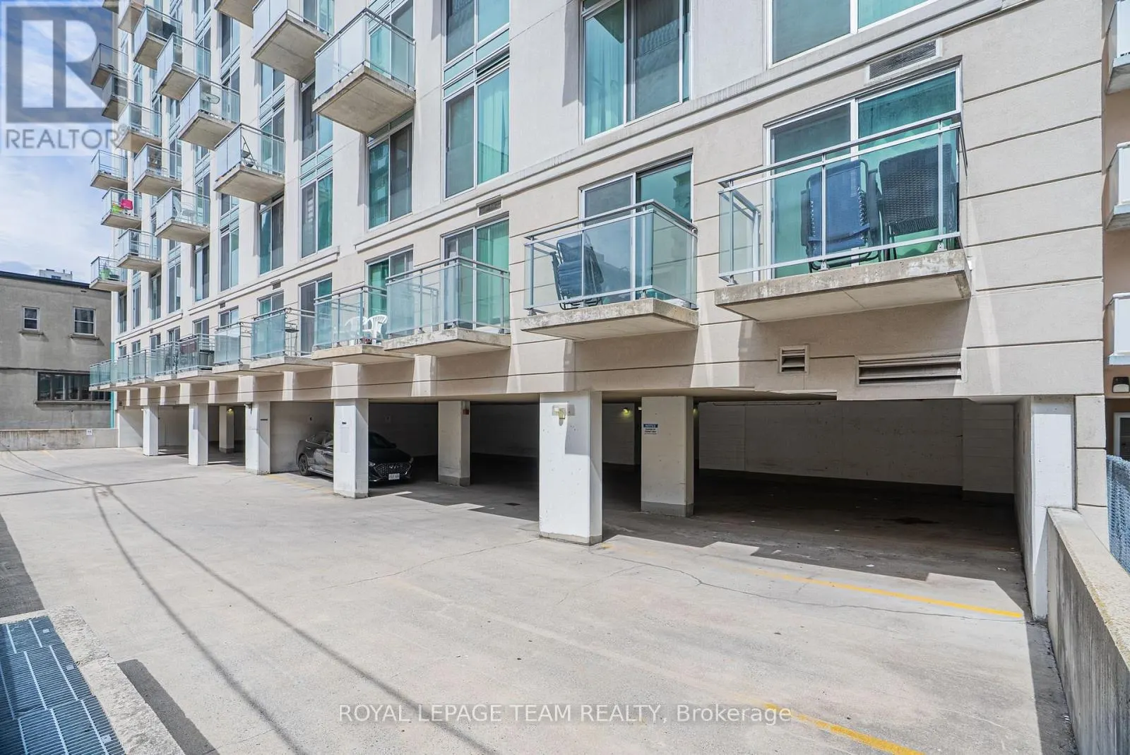 804 - 138 SOMERSET STREET W