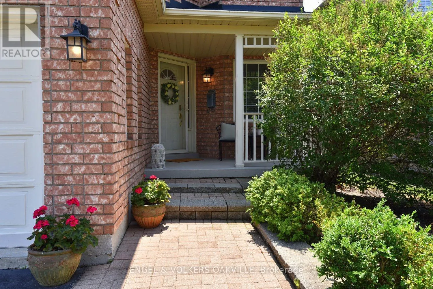 28 WATERWHEEL CRESCENT