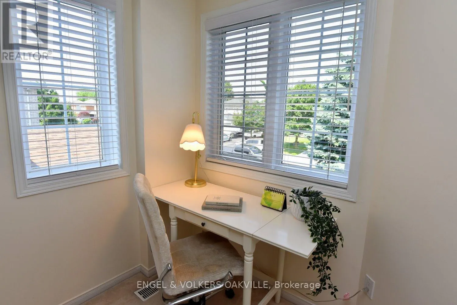 28 WATERWHEEL CRESCENT