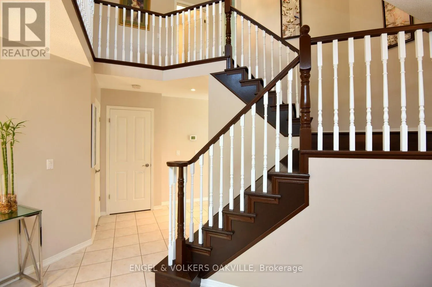 28 WATERWHEEL CRESCENT