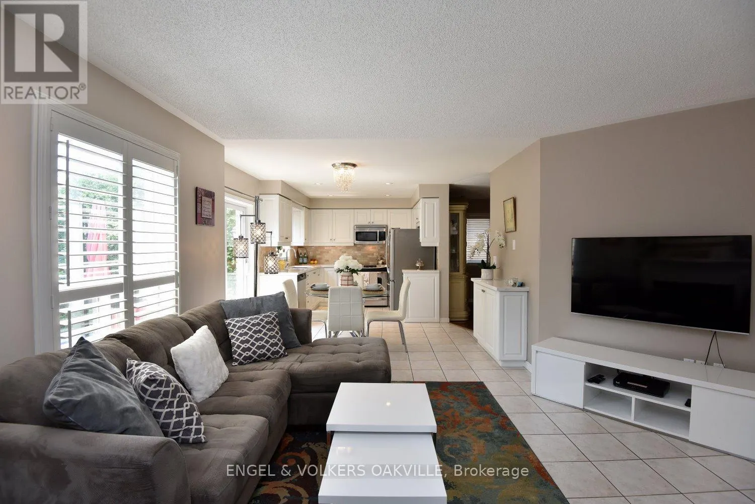 28 WATERWHEEL CRESCENT
