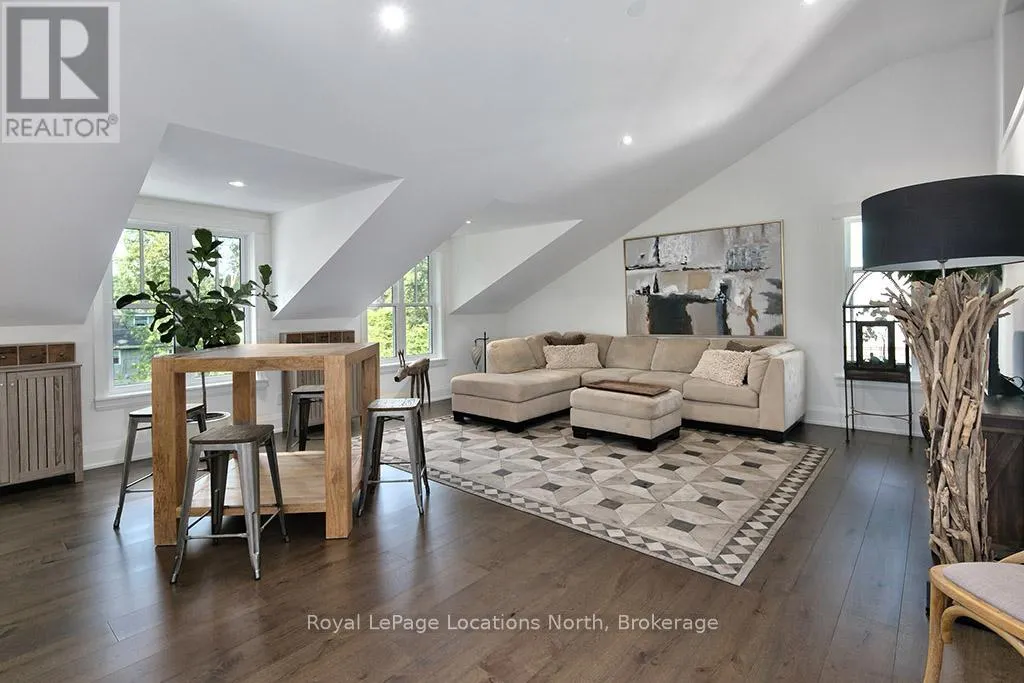 46 KING STREET W
