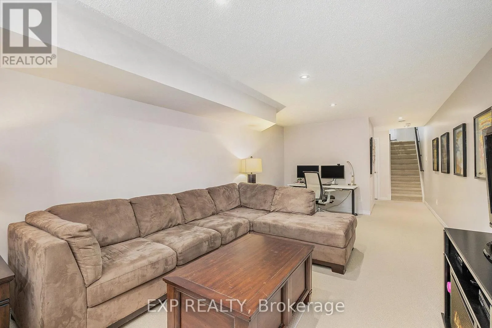 511 EARNSCLIFFE GROVE