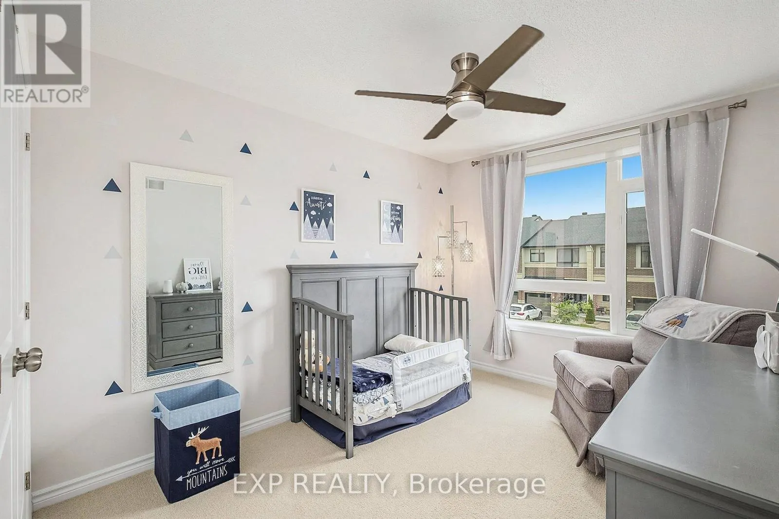 511 EARNSCLIFFE GROVE
