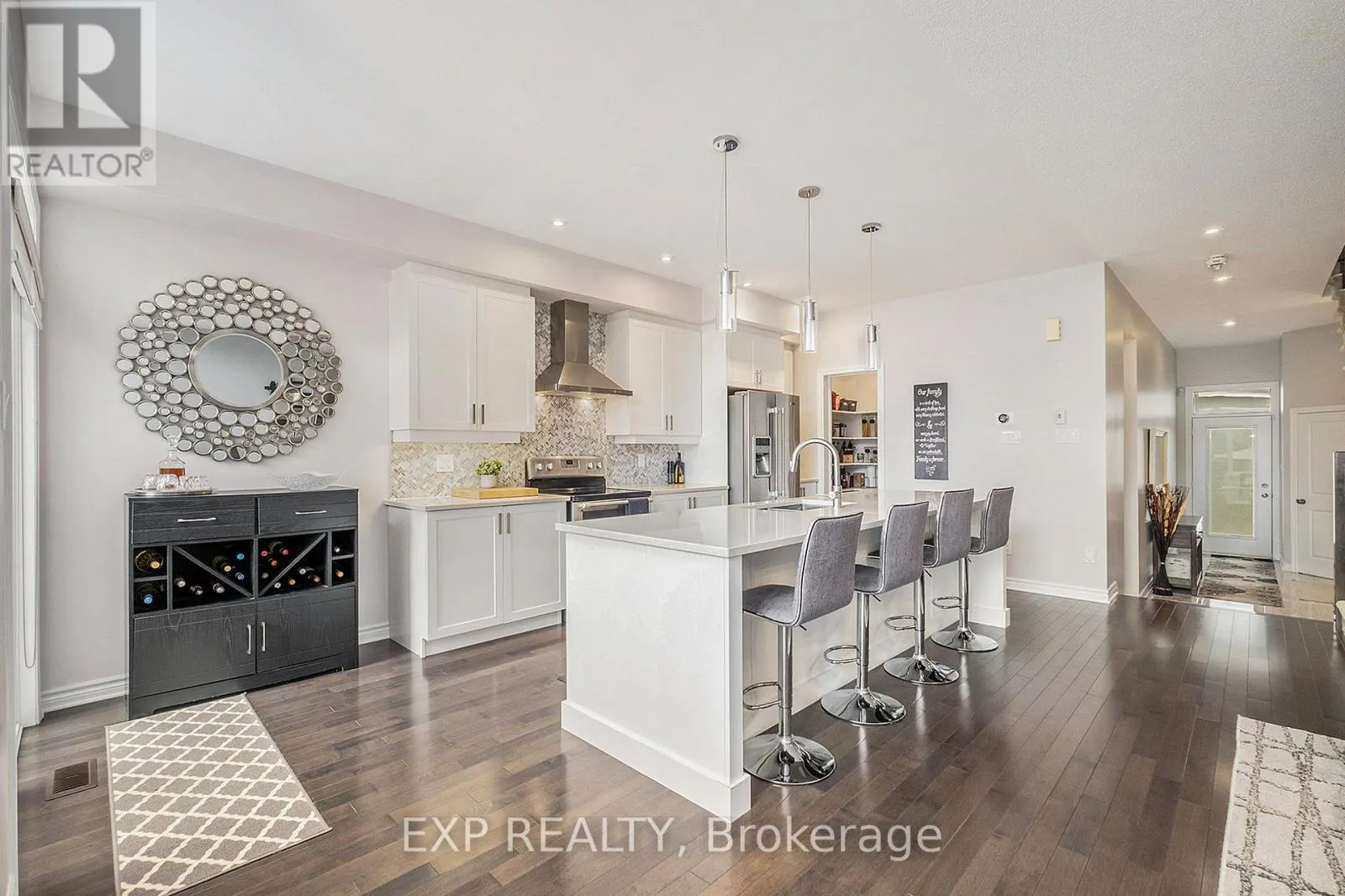 511 EARNSCLIFFE GROVE