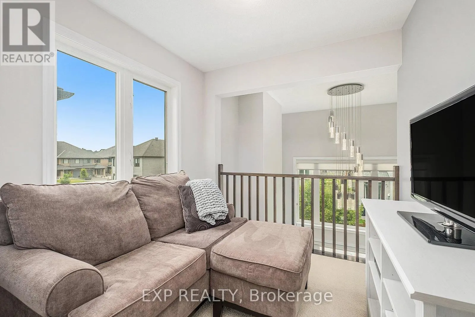 511 EARNSCLIFFE GROVE