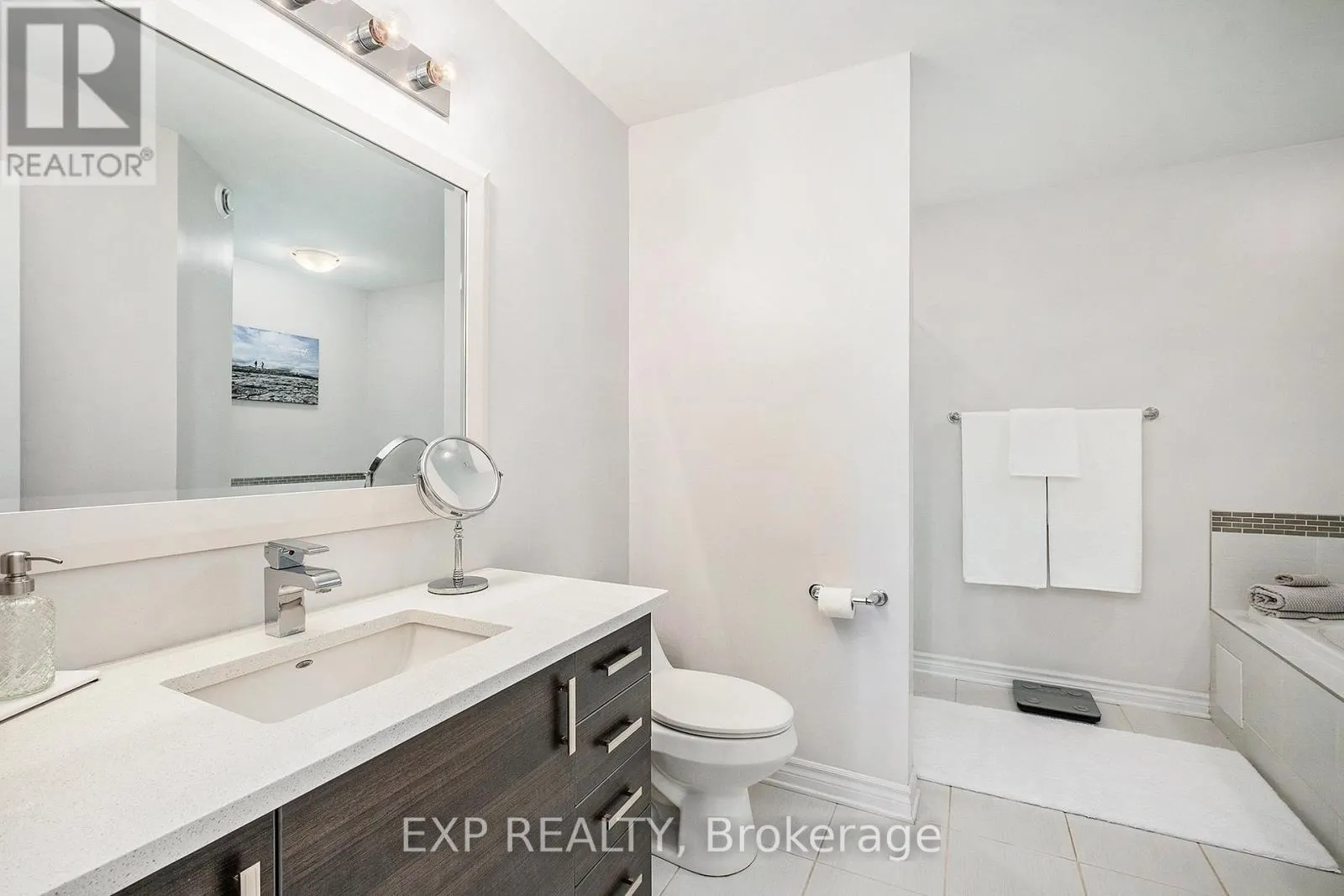 511 EARNSCLIFFE GROVE