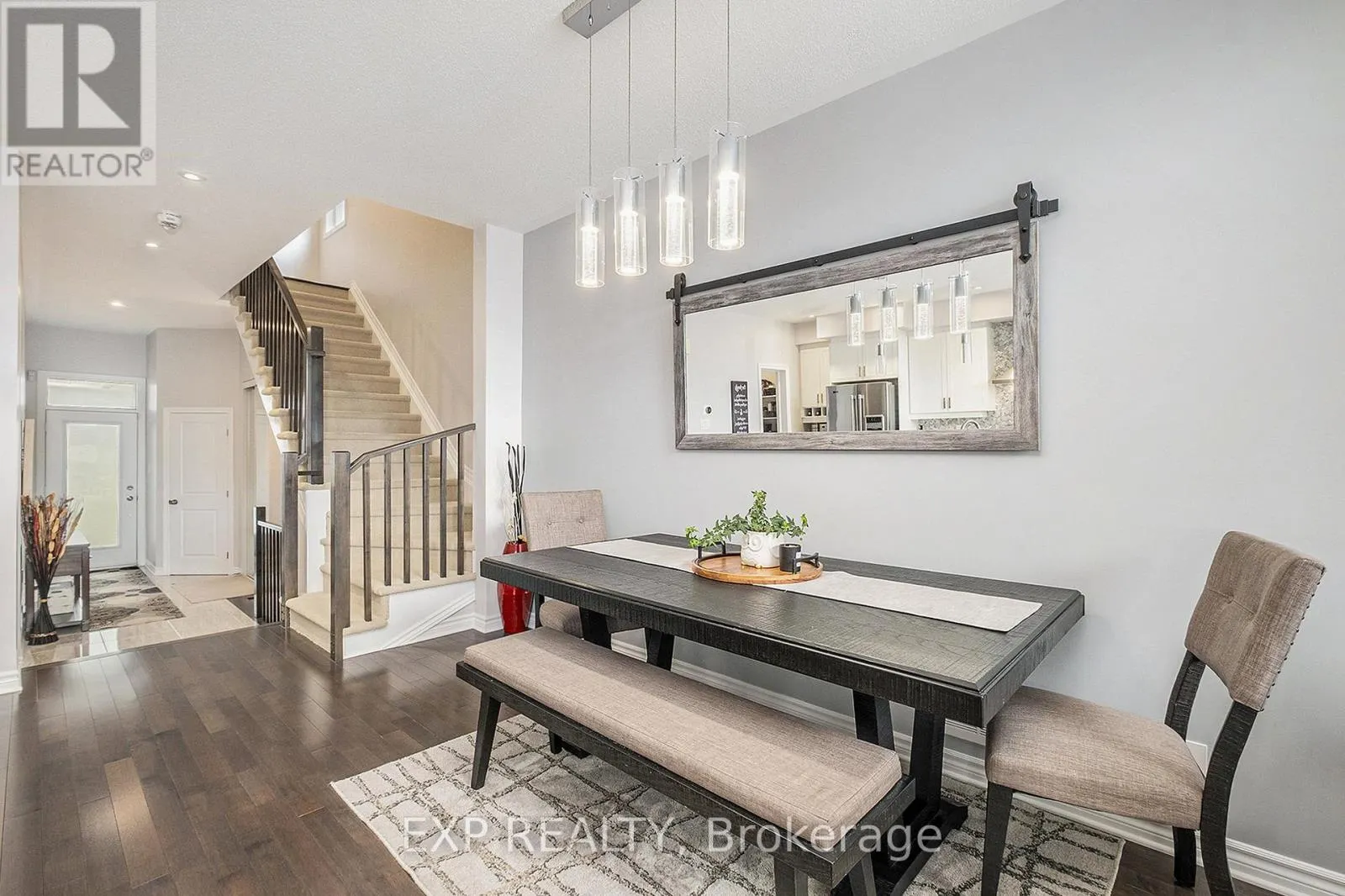 511 EARNSCLIFFE GROVE
