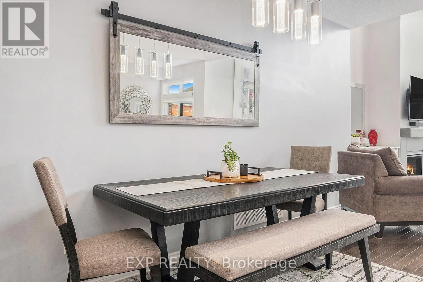 511 EARNSCLIFFE GROVE