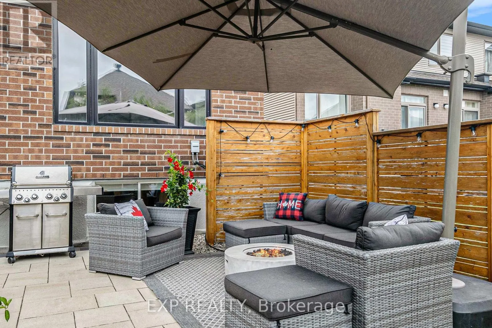511 EARNSCLIFFE GROVE