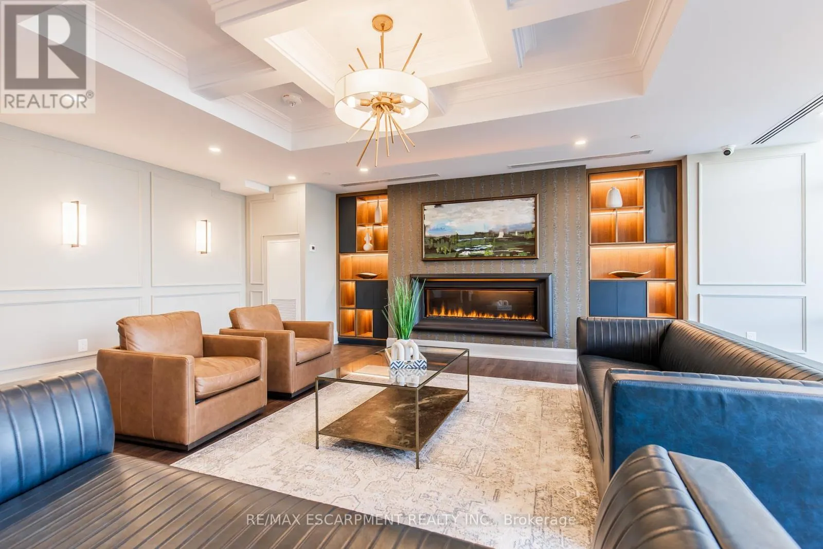 303 - 450 DUNDAS STREET