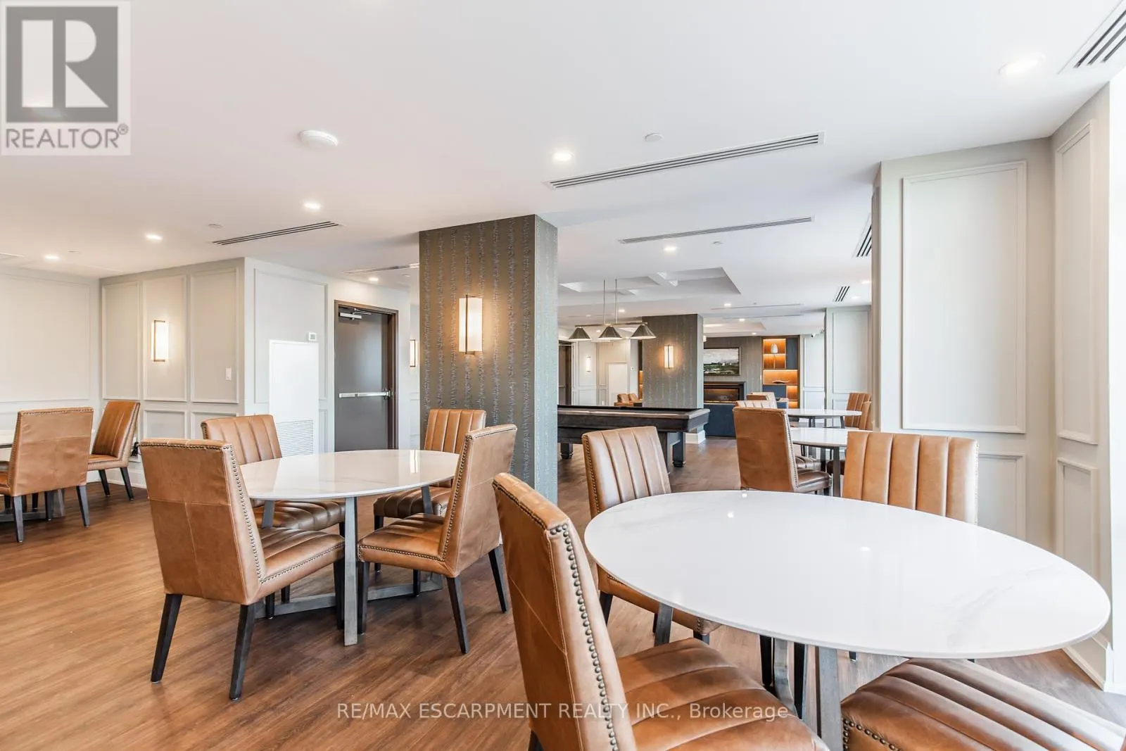 303 - 450 DUNDAS STREET
