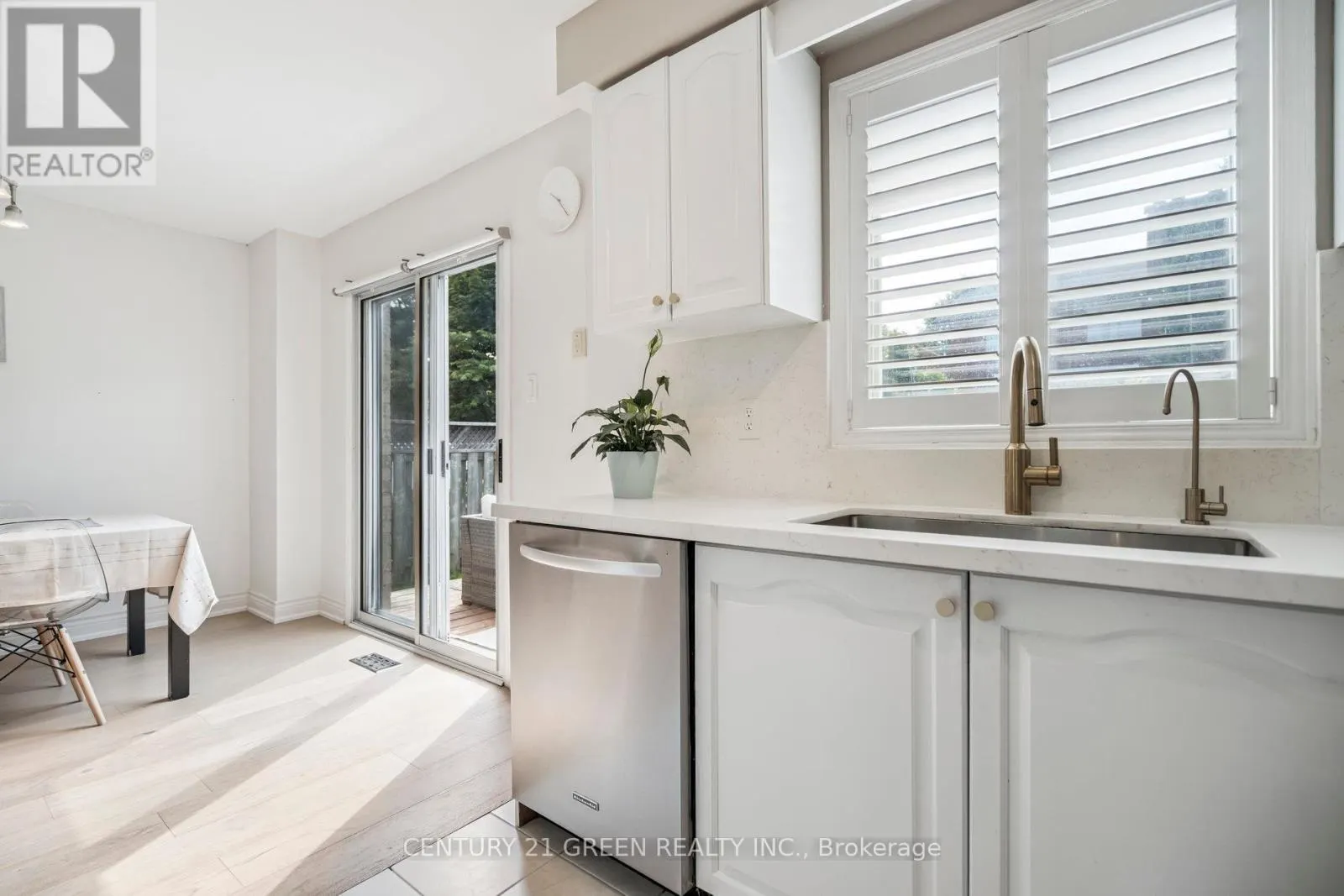 102 NISKA DRIVE
