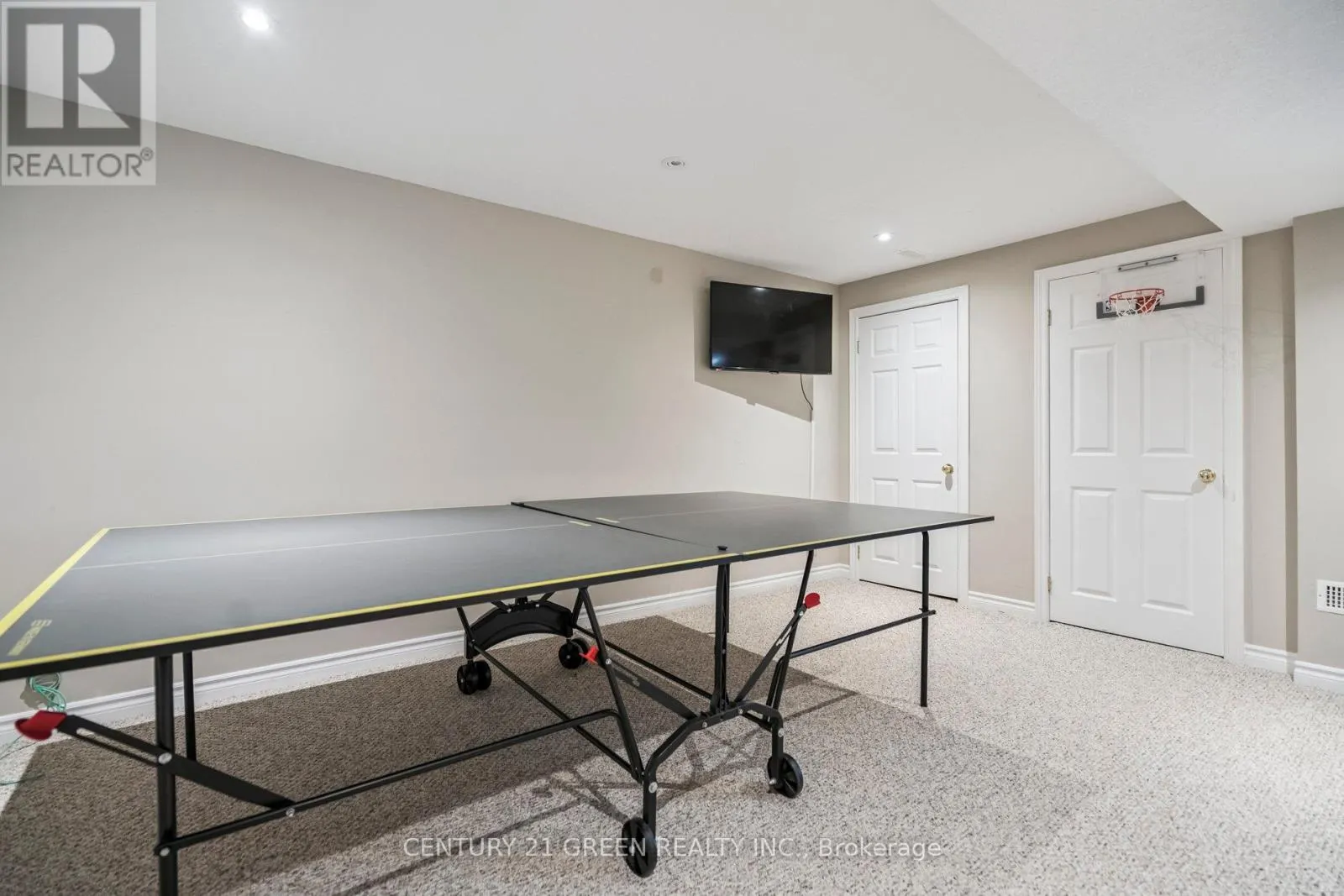 102 NISKA DRIVE