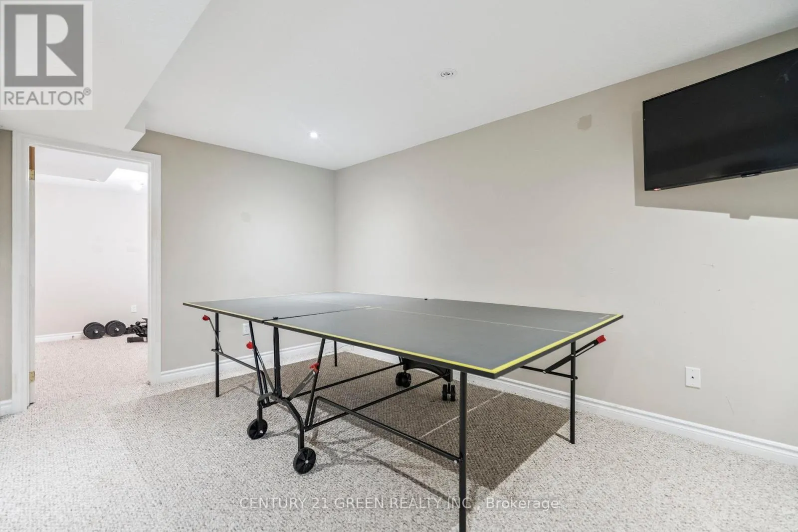 102 NISKA DRIVE