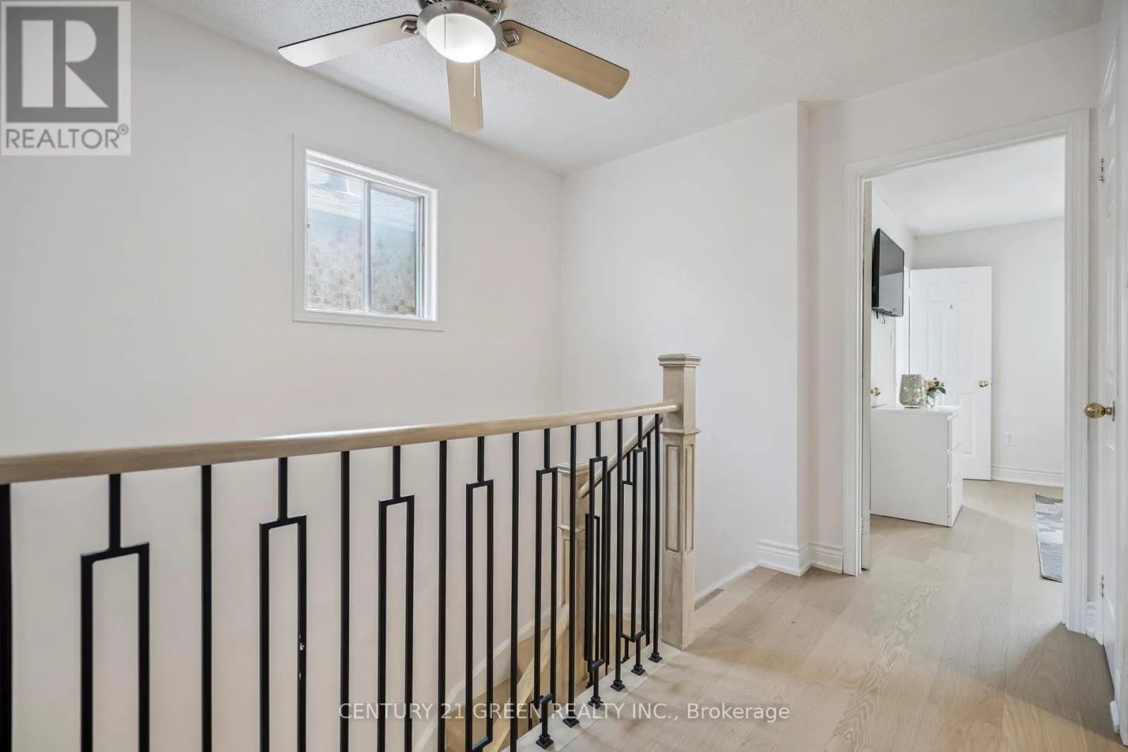 102 NISKA DRIVE