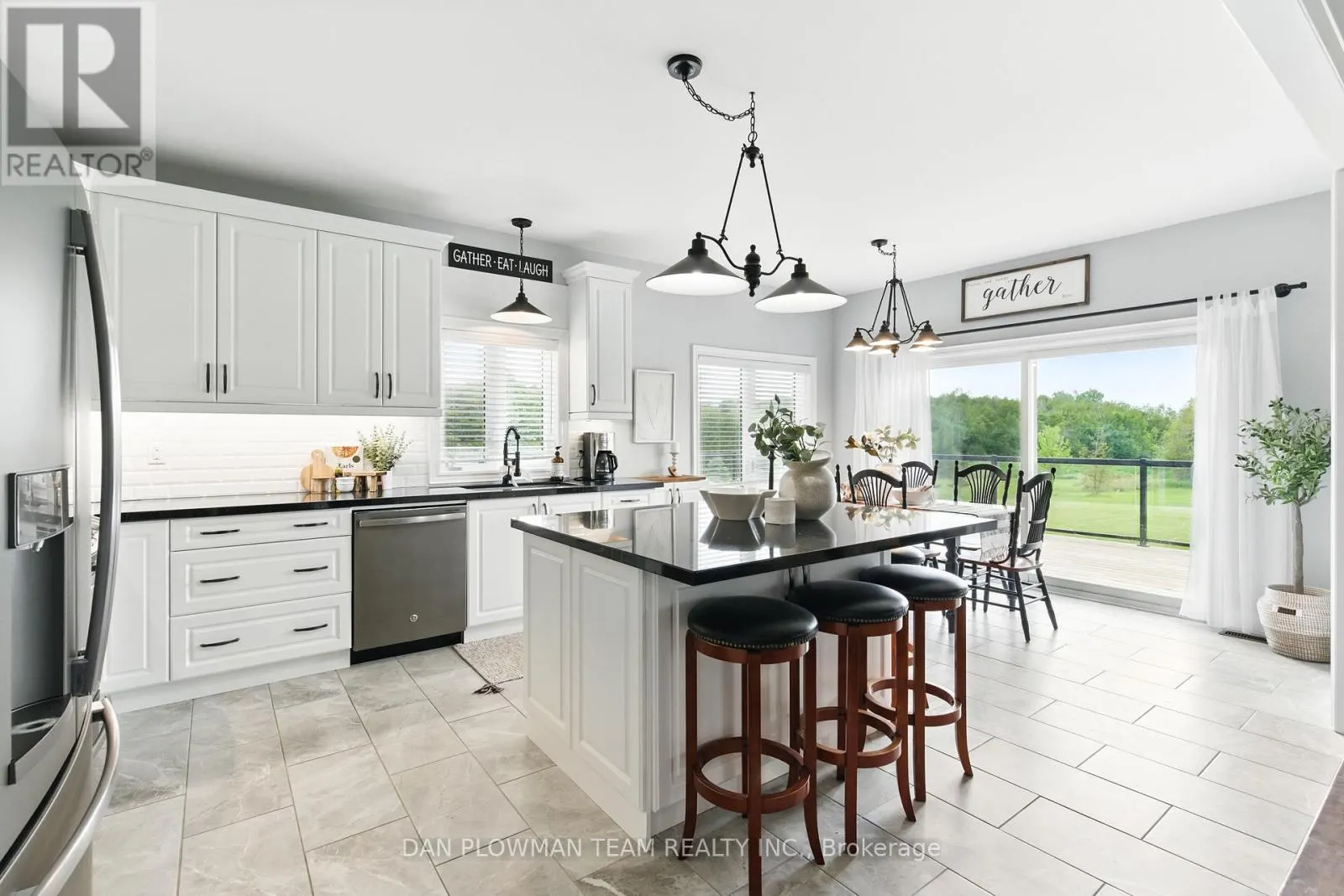 47 SONGBIRD CRESCENT