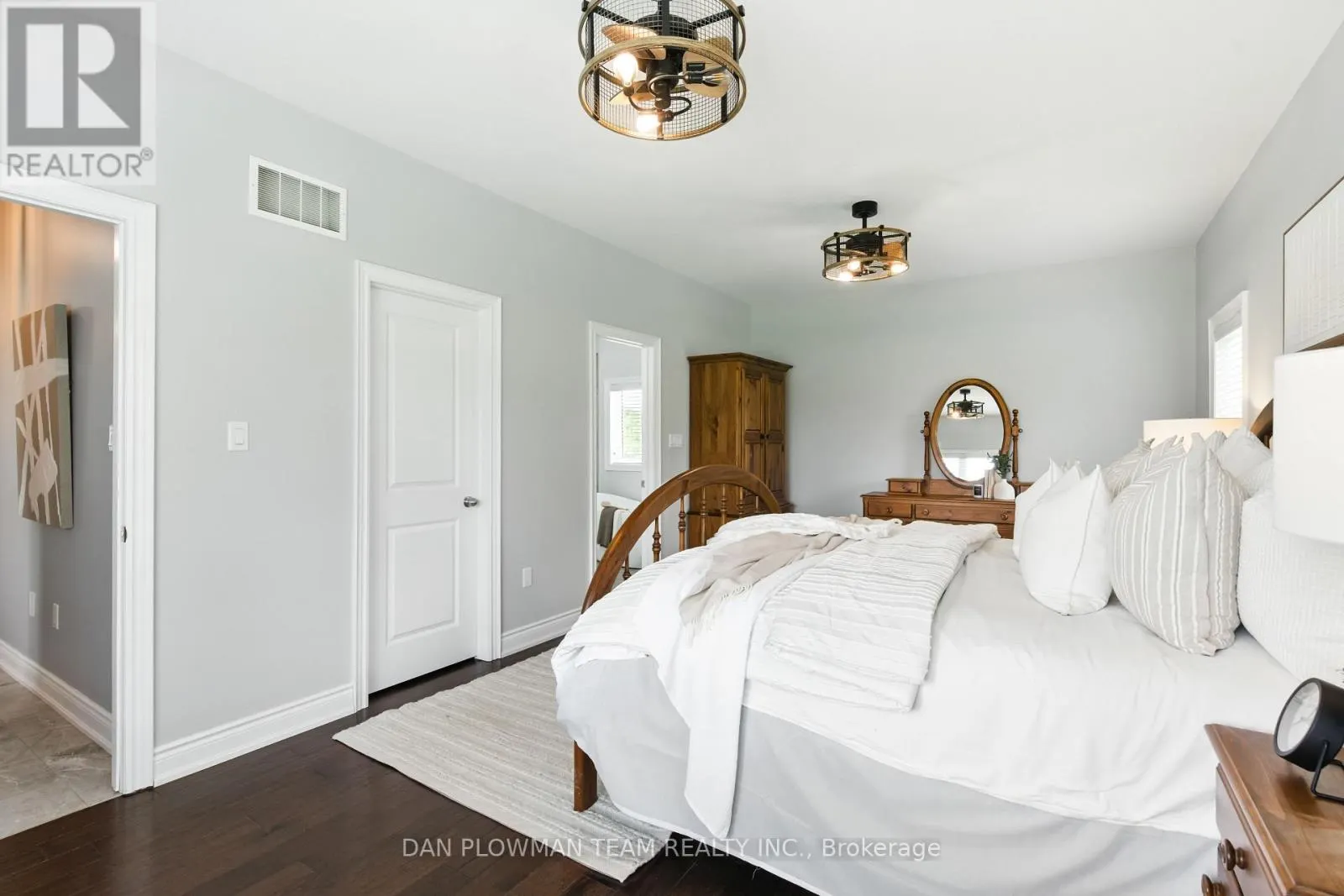 47 SONGBIRD CRESCENT