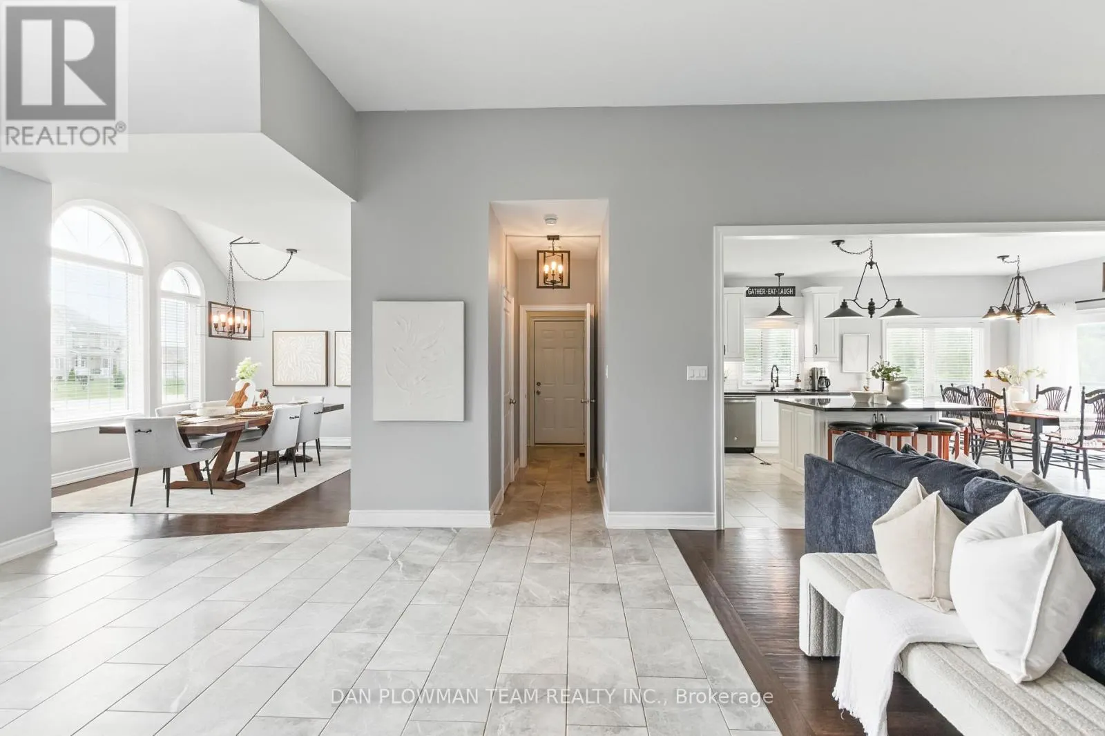 47 SONGBIRD CRESCENT
