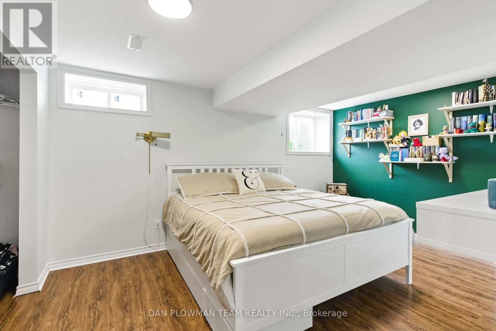47 SONGBIRD CRESCENT