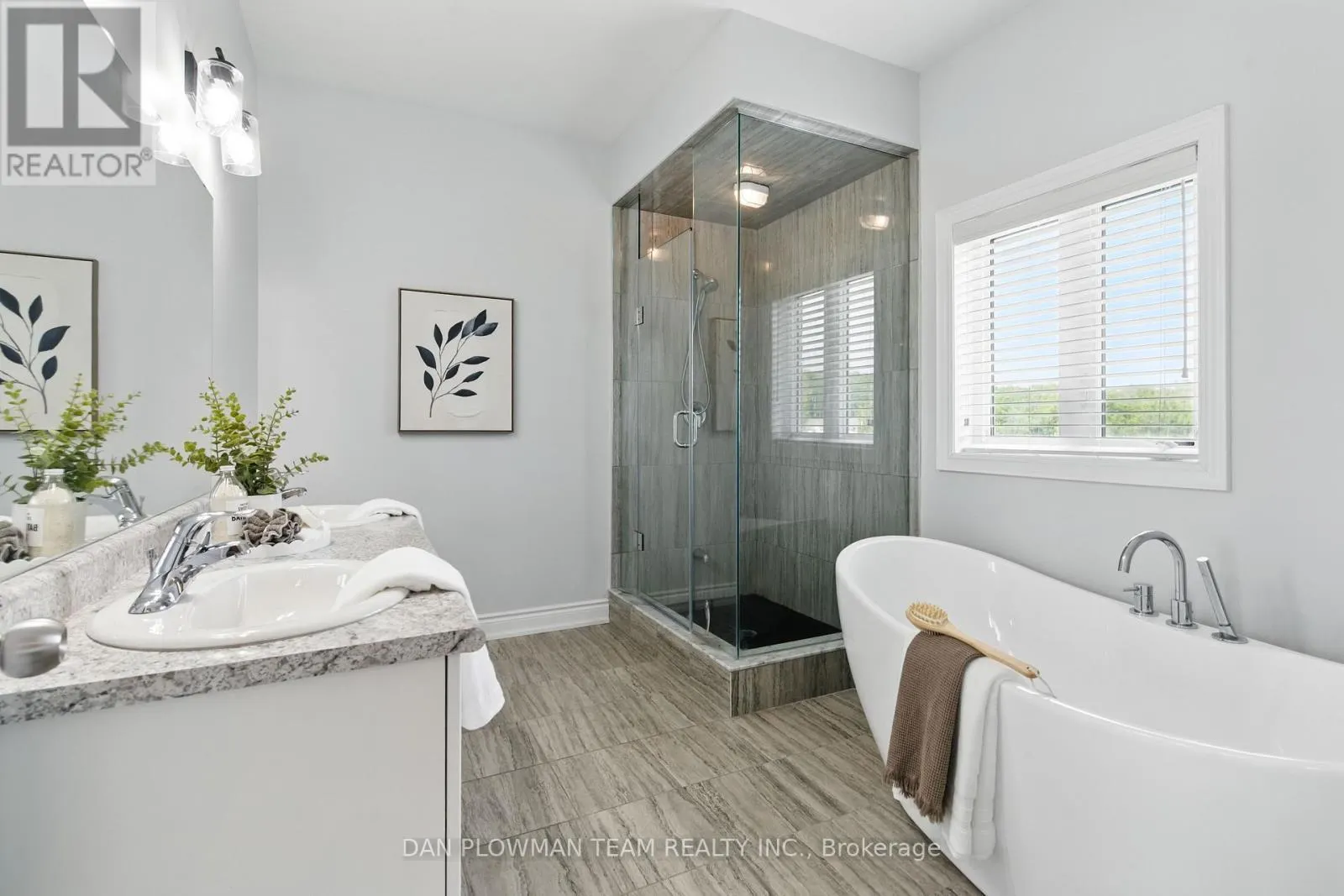 47 SONGBIRD CRESCENT