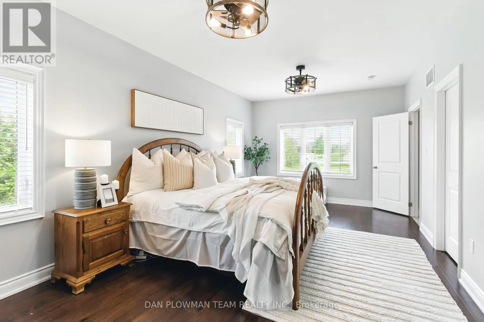 47 SONGBIRD CRESCENT