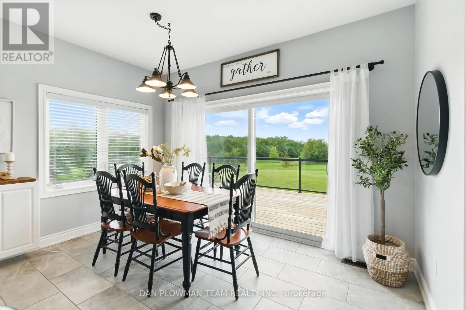 47 SONGBIRD CRESCENT