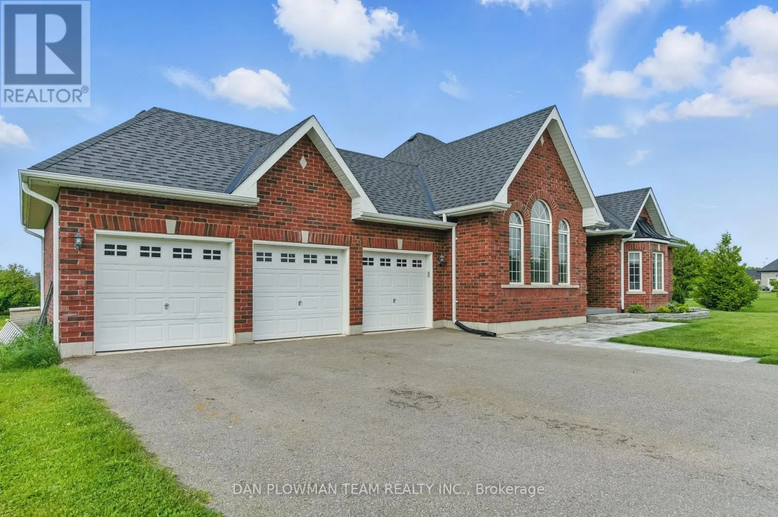 47 SONGBIRD CRESCENT