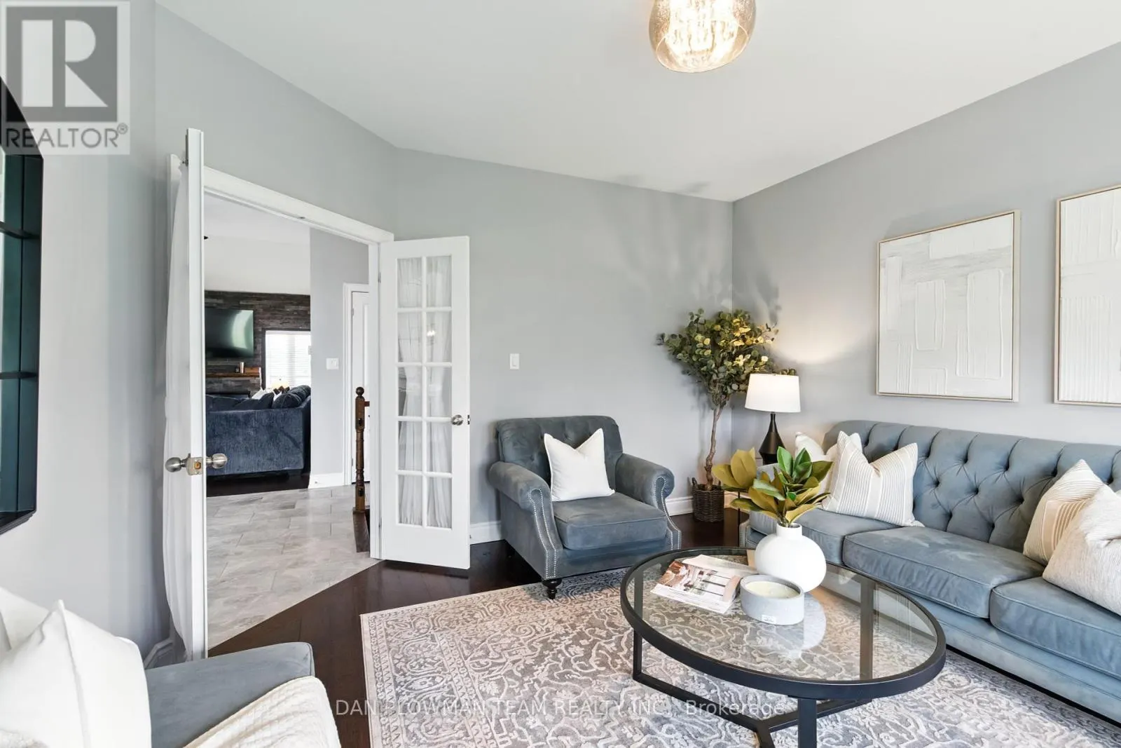 47 SONGBIRD CRESCENT