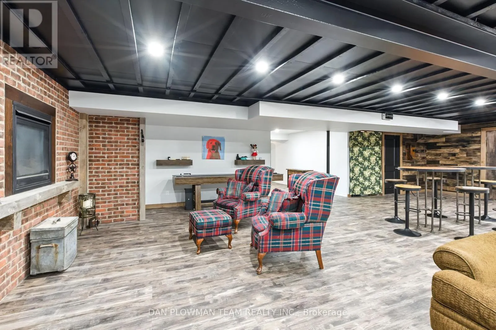 47 SONGBIRD CRESCENT