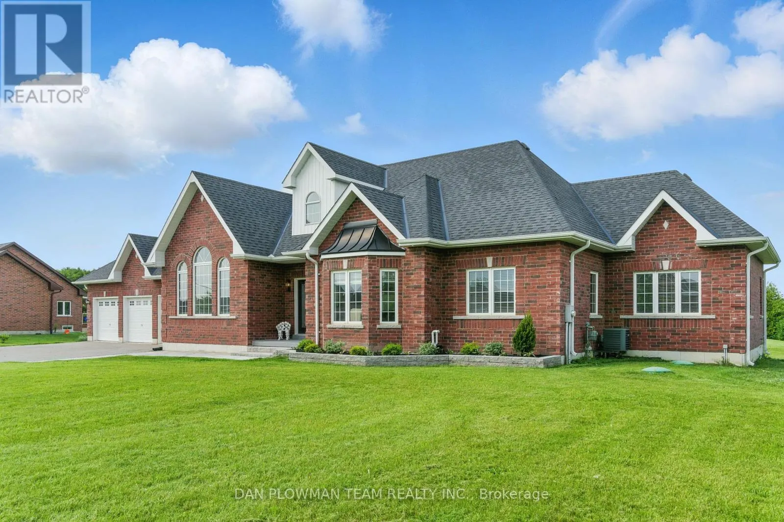 47 SONGBIRD CRESCENT