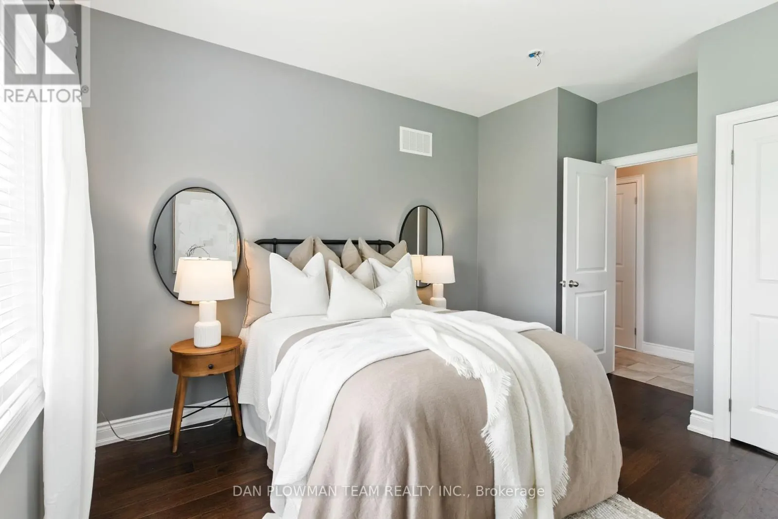 47 SONGBIRD CRESCENT