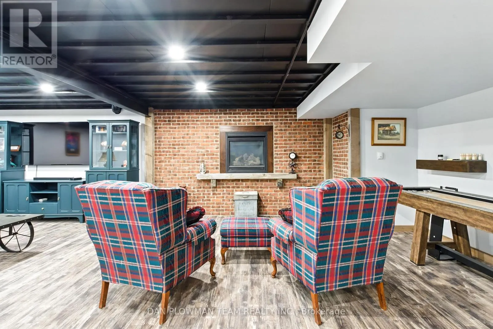 47 SONGBIRD CRESCENT